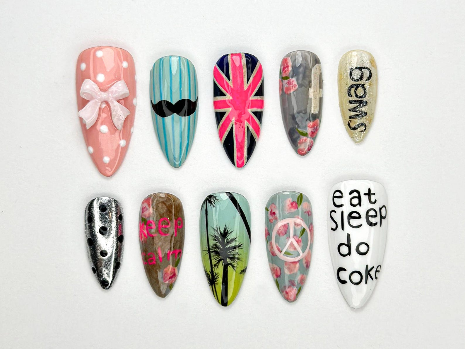 Grunge Aesthetic Press On Nails | Retro British Pop Nails | Peace Sign & Graffiti Art | Statement Aesthetic Nail | Cool Girl Style | OB892HK