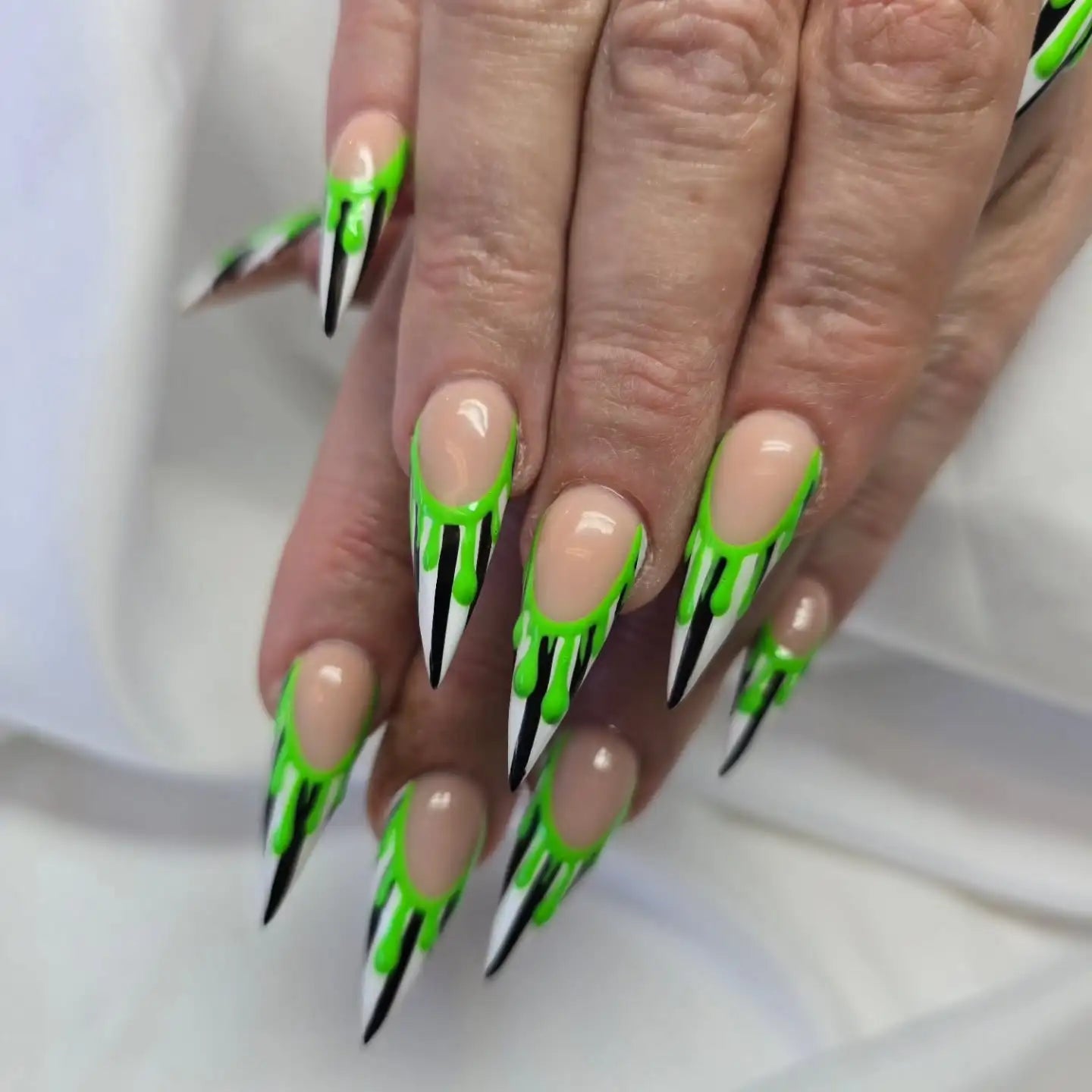 Handmade Beetl-juice Striped Green Slime Halloween Press on Nails Q29