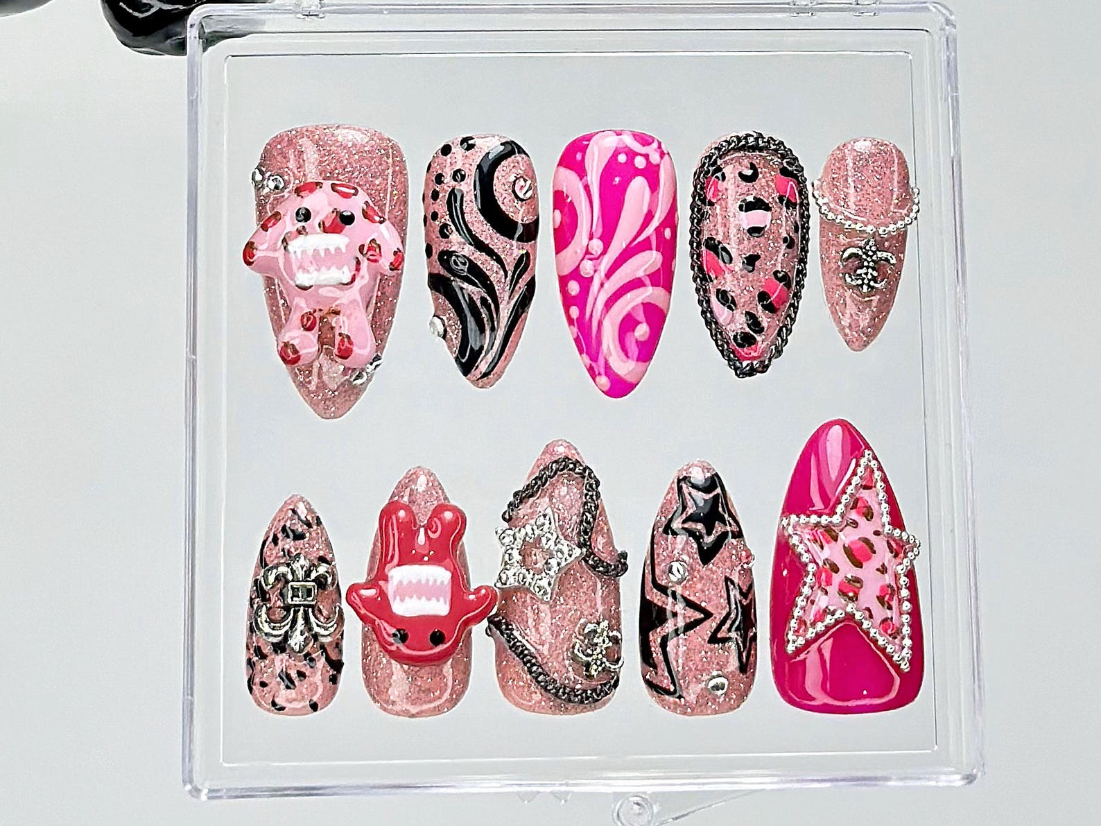 Cute Monster 3D Press On Nails | Pink Glitter Punk Fake Nails | Hot Pink Y2K Nail Art |Indie Star Punk Kawaii Nails |Alt Star Chain |OB929YC