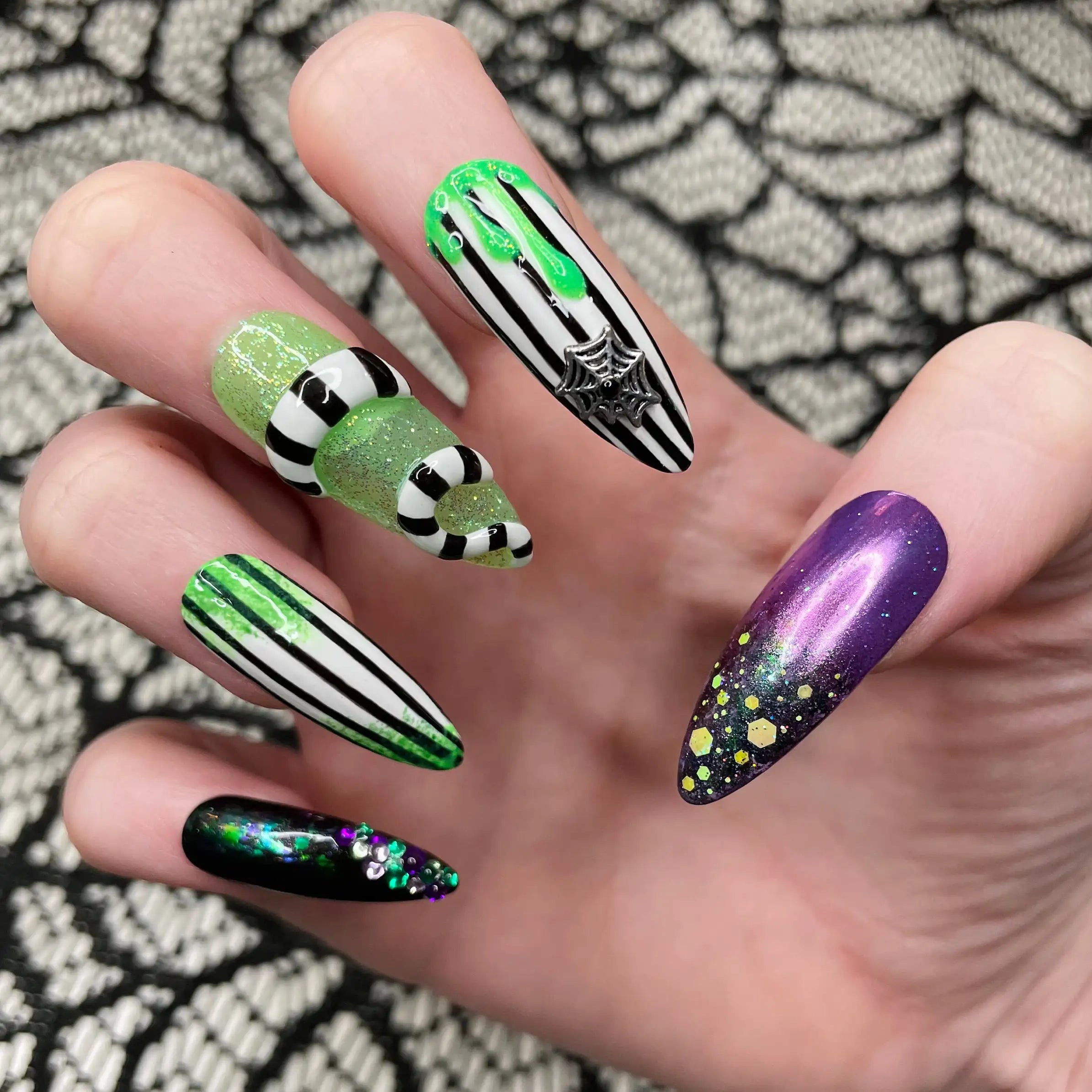 Handmade 3D Beetlejuice Halloween Press on Nails - Glitter Fingernails V89