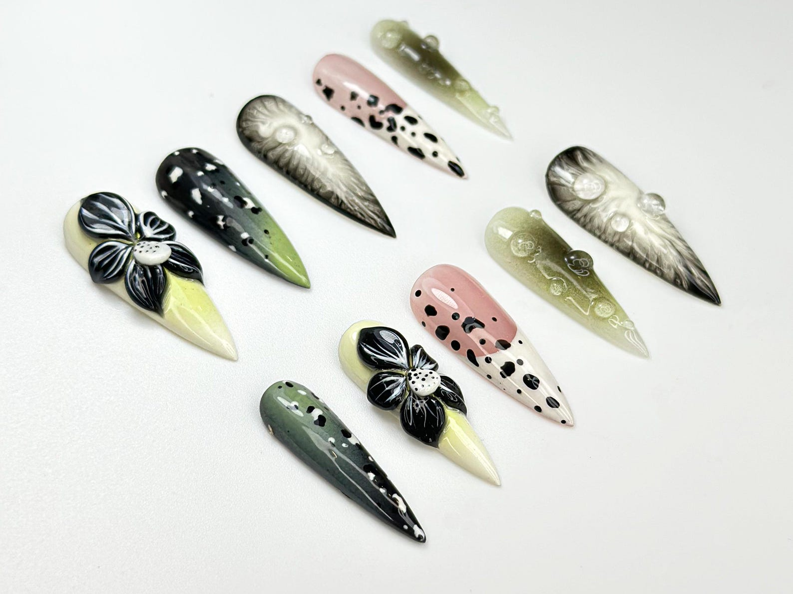 Elegant Green Bloom Press On Nails | 3D Black White Floral Nails | Handpainted Nature Nail Art | Green Ombre & Dot Accent Nails | OC101HK