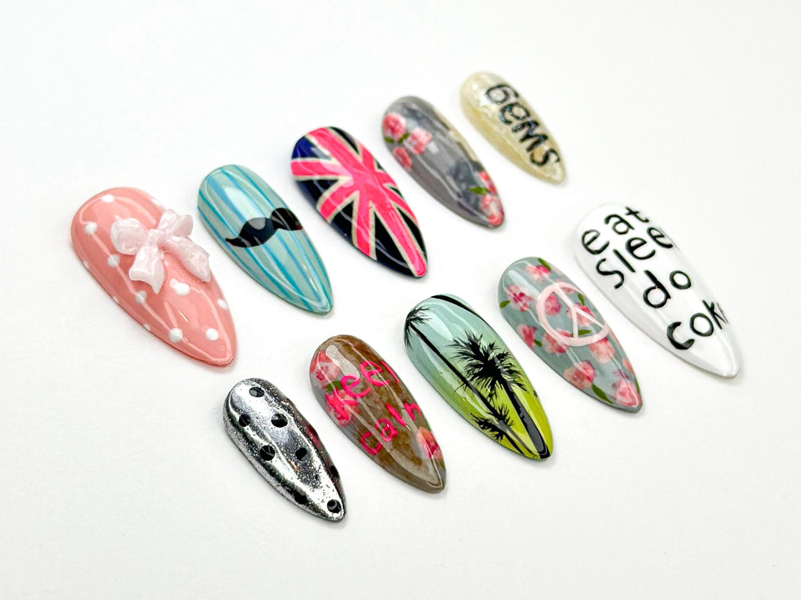 Grunge Aesthetic Press On Nails | Retro British Pop Nails | Peace Sign & Graffiti Art | Statement Aesthetic Nail | Cool Girl Style | OB892HK