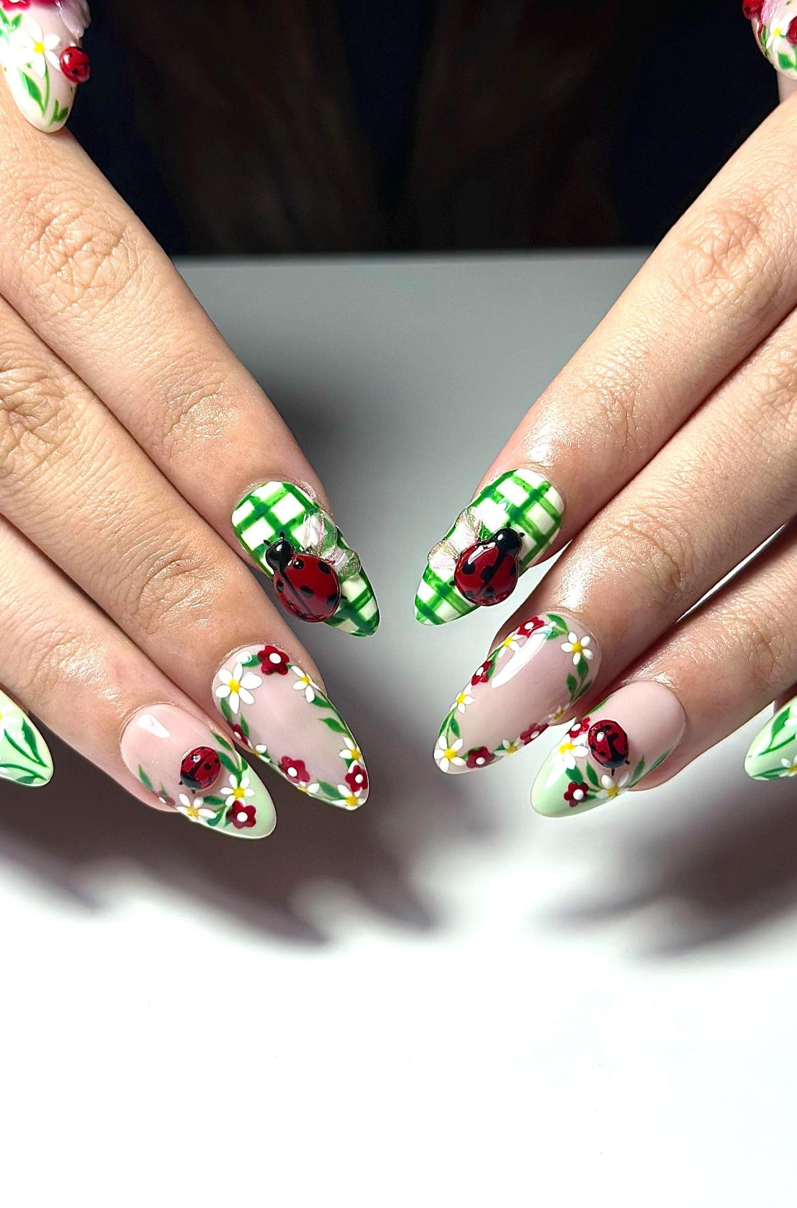 Cottagecore Daisy Ladybug Nails | Spring Gingham Press On Nails | Cute Picnic Nail Art | Green and White Nails | Floral Fake Nails| OC1317IC
