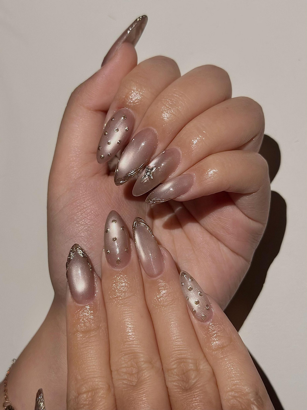 Luxury Cat Eye Press On Nails. Luxury Gold Foil Trim Fake Nails. Elegant Nude Shimmer Nails for Wedding and Formal Events. OC1293HC