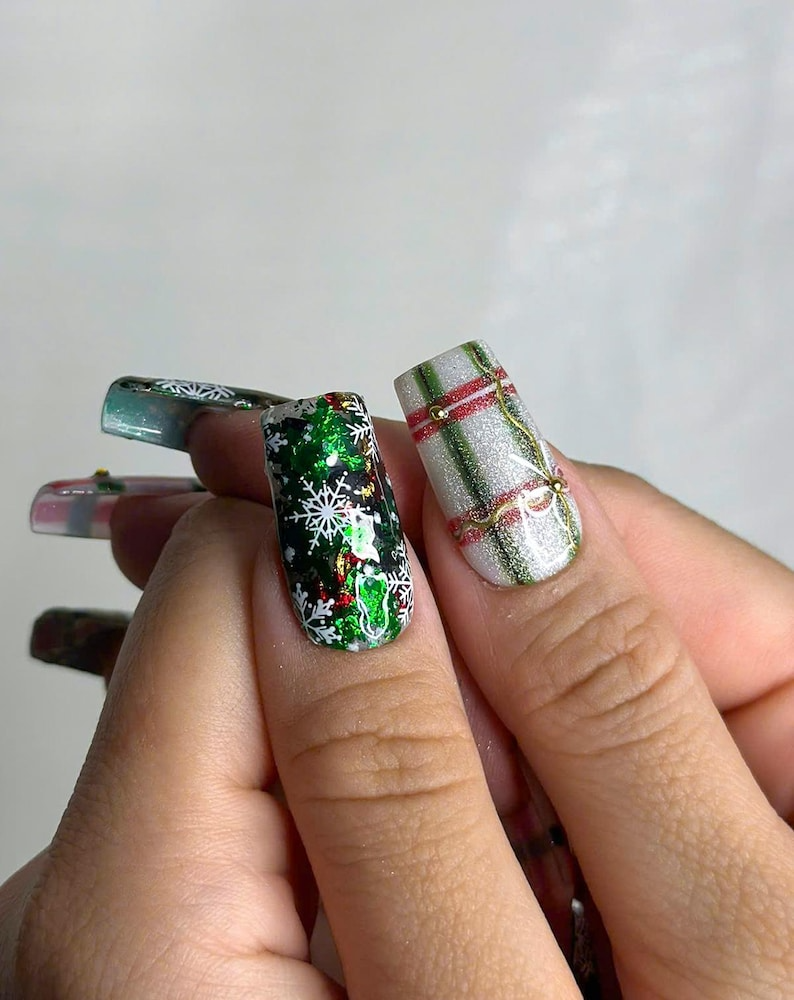 Holiday Sparkle Green Press On Nails For Christmas | Red Green Christmas Nails | Snowflake Glitter Nail Art | Festive Press Ons | Winter Nails | OC227HC