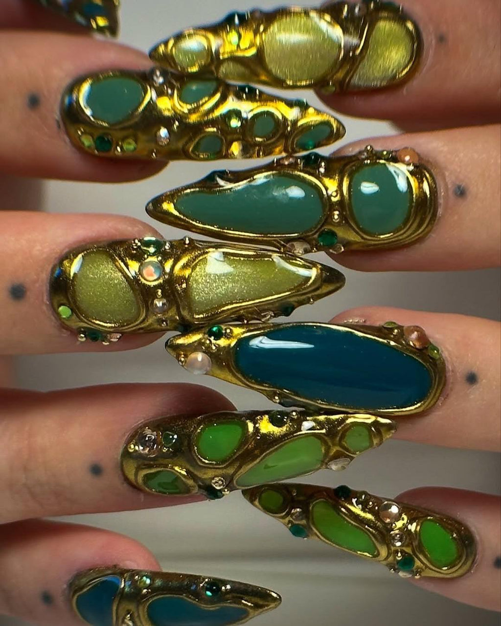 Green & Teal Gold-Framed 3D Press-On Nails – Jewelcore Statement Set A27