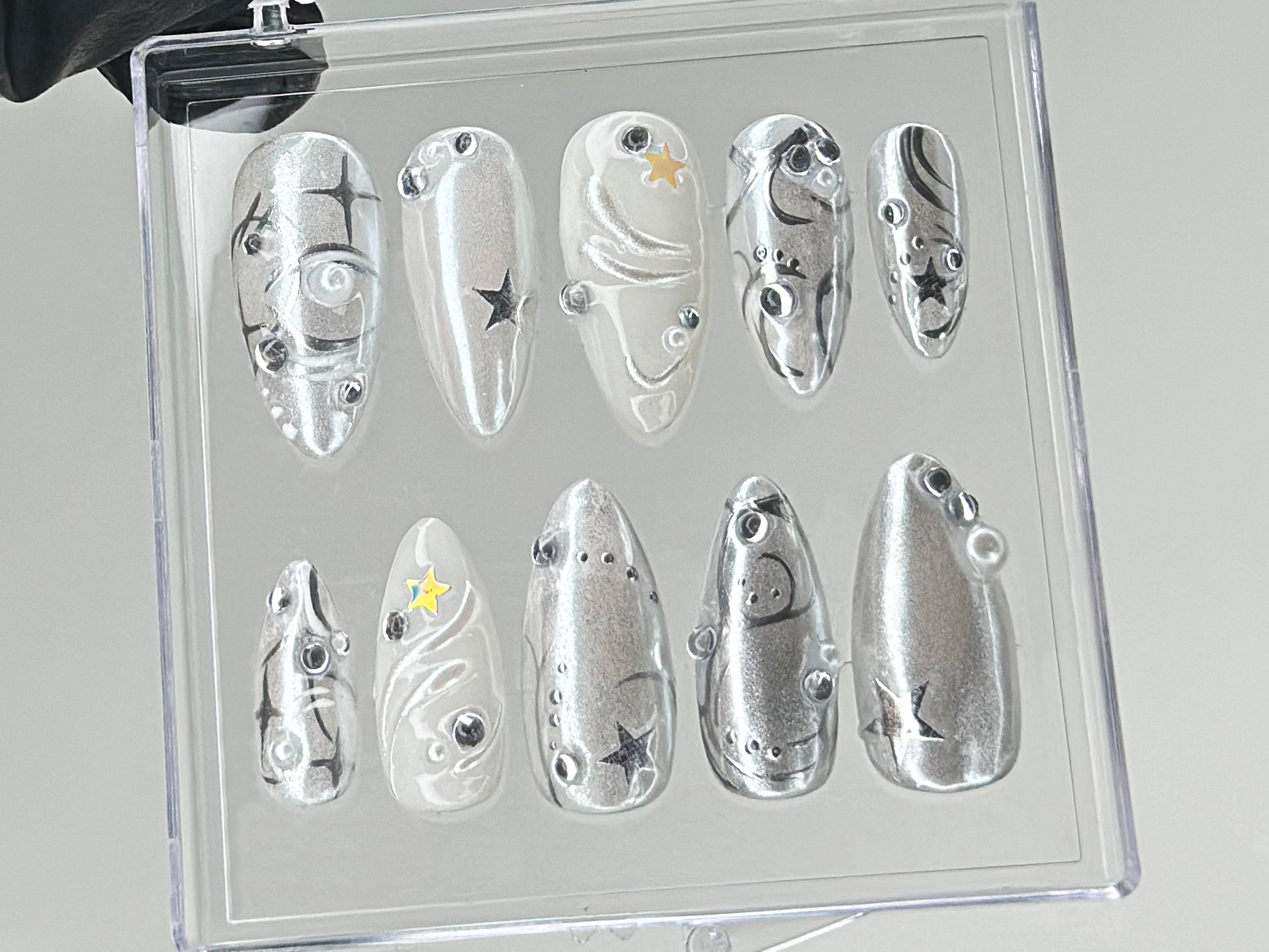 Chrome Effect Press On Nails | Metallic & Eye-catching Nail Art | Stunning and Reflective Nail Art | Christmas Nails. gifts for her | OB78T
