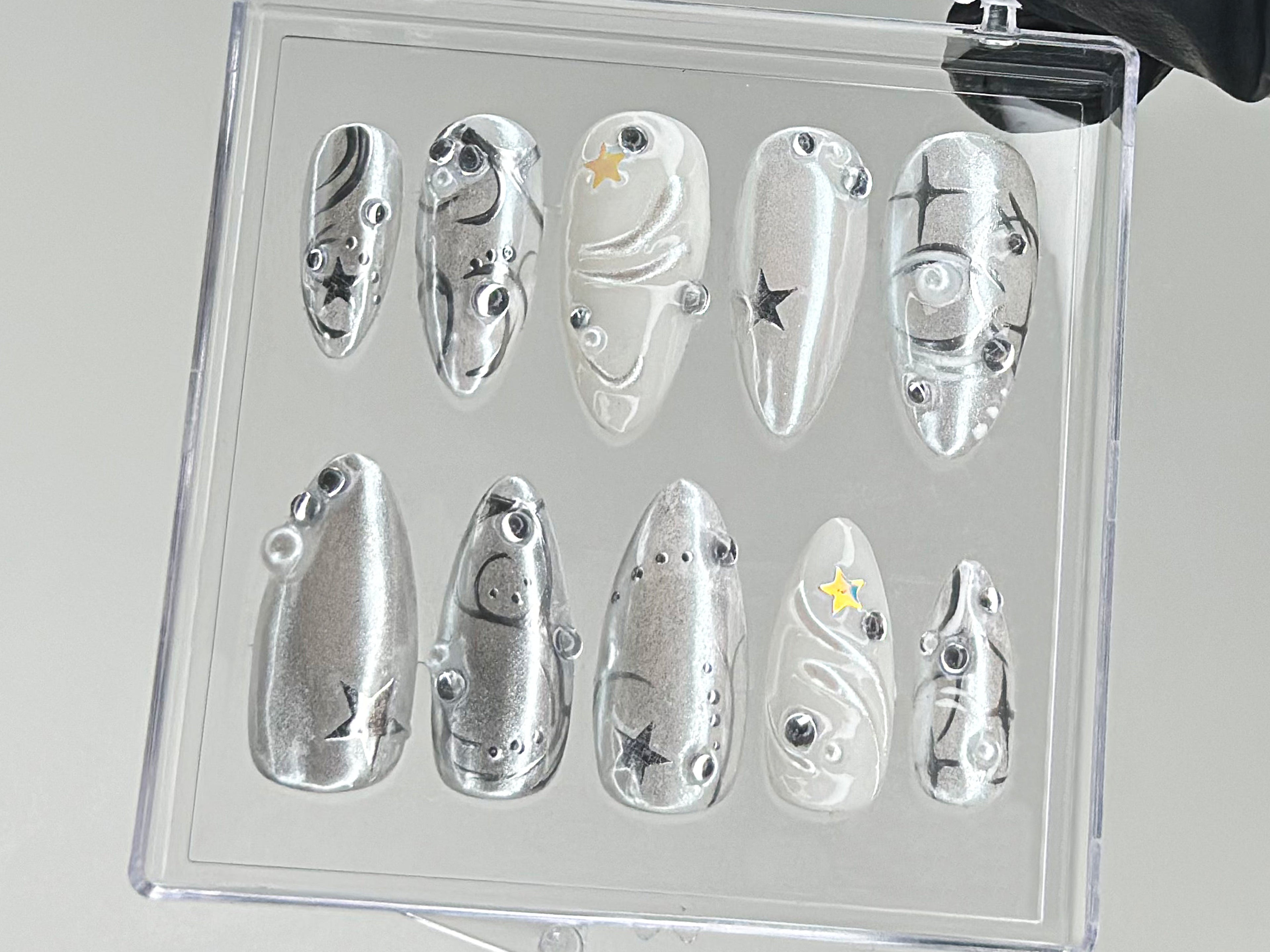 Chrome Effect Press On Nails | Metallic & Eye-catching Nail Art | Stunning and Reflective Nail Art | Christmas Nails. gifts for her | OB78T