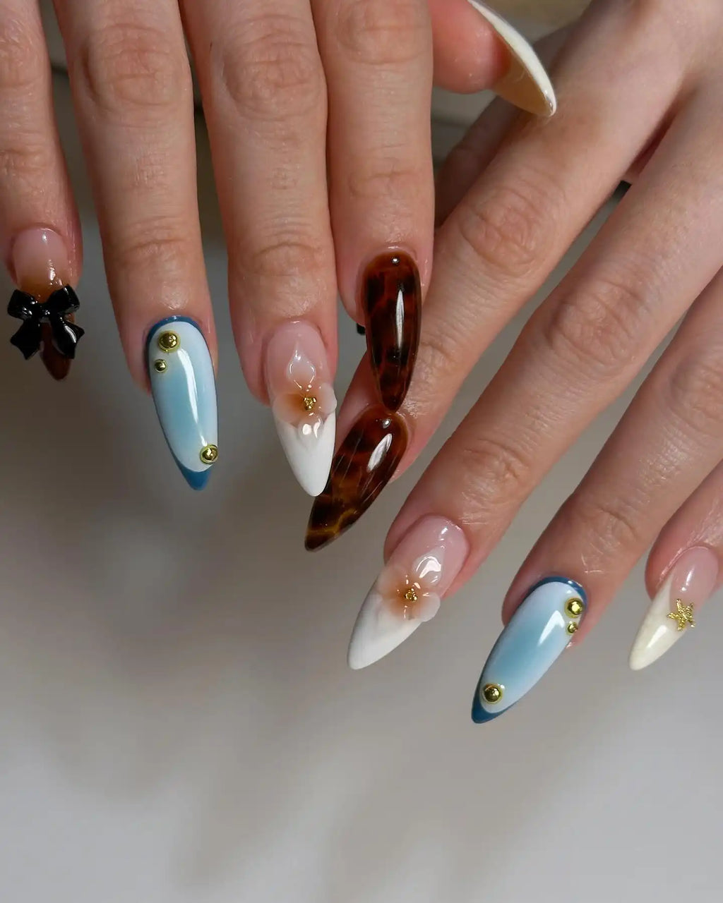 Handmade Aura Ribbon Knot with Flowers and Gold Press on Nails Z73