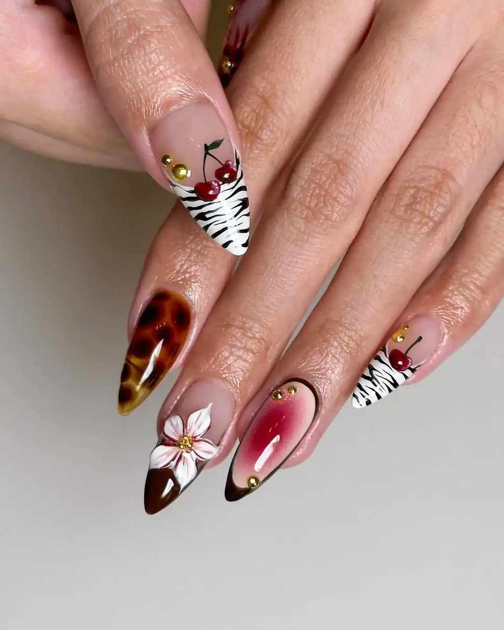 Handmade Blossom Beautiful Aura Cherry Brown & White Press-on Nails S19