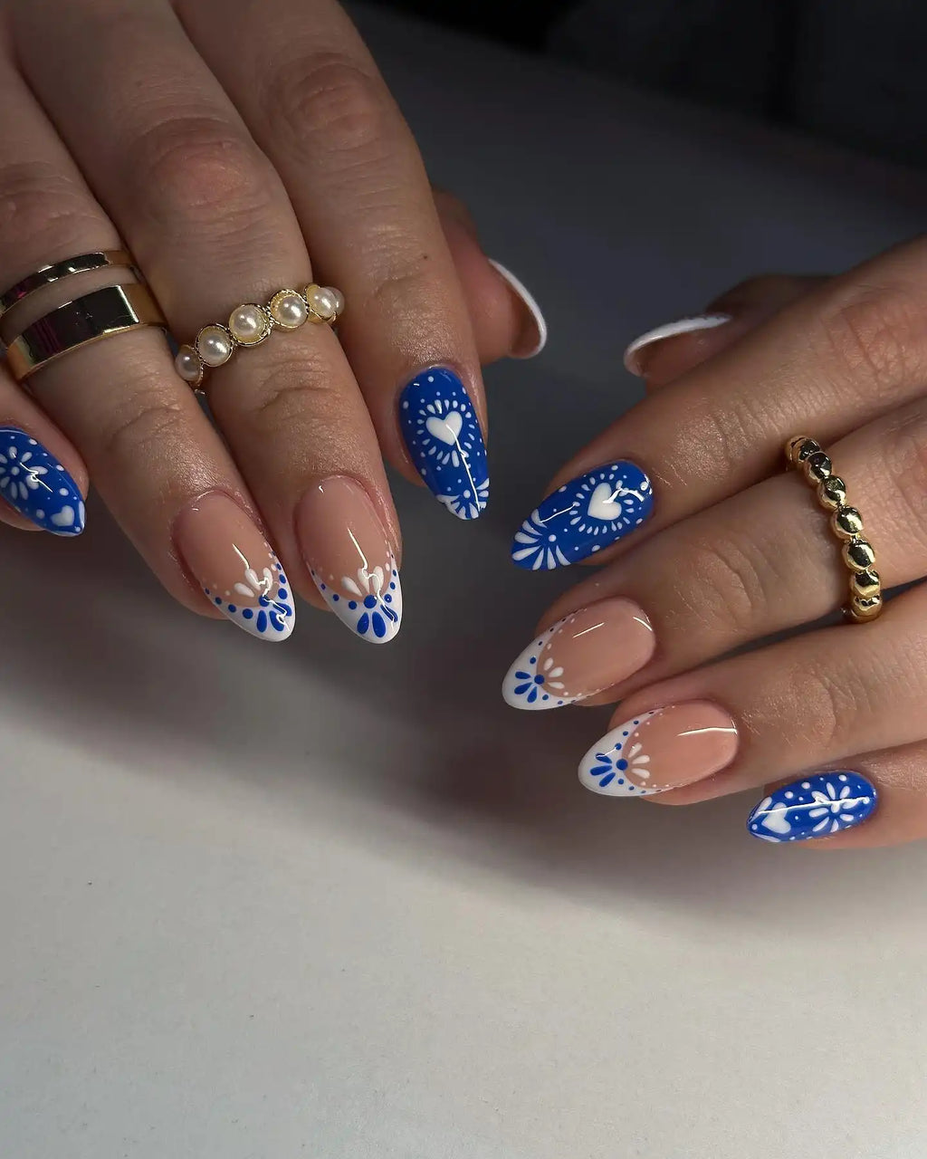 Handmade Blue and White Floral Heart Design Press on Nails Q73