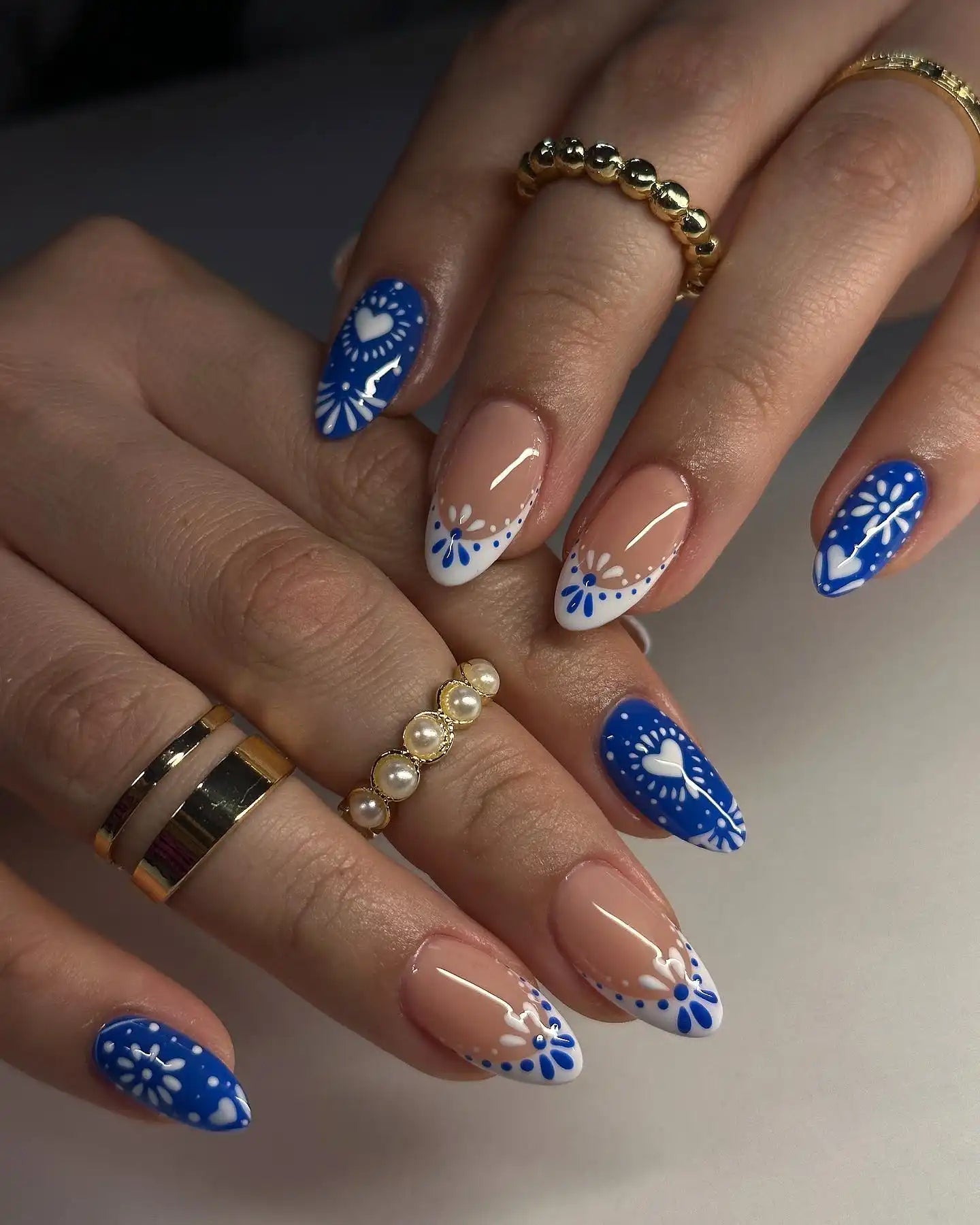 Handmade Blue and White Floral Heart Design Press on Nails Q73
