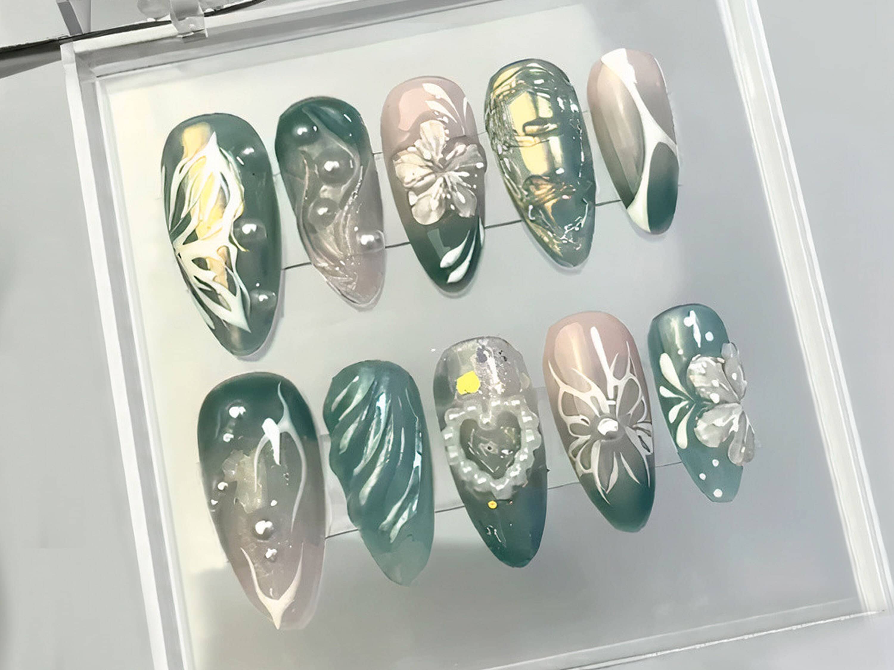 Delicate Blooms Press On Nails | Heart-shaped Pearl Charms On Fake Nails |  Green Leaf Press On Nails | Nail Art | Gift for her | OB193T