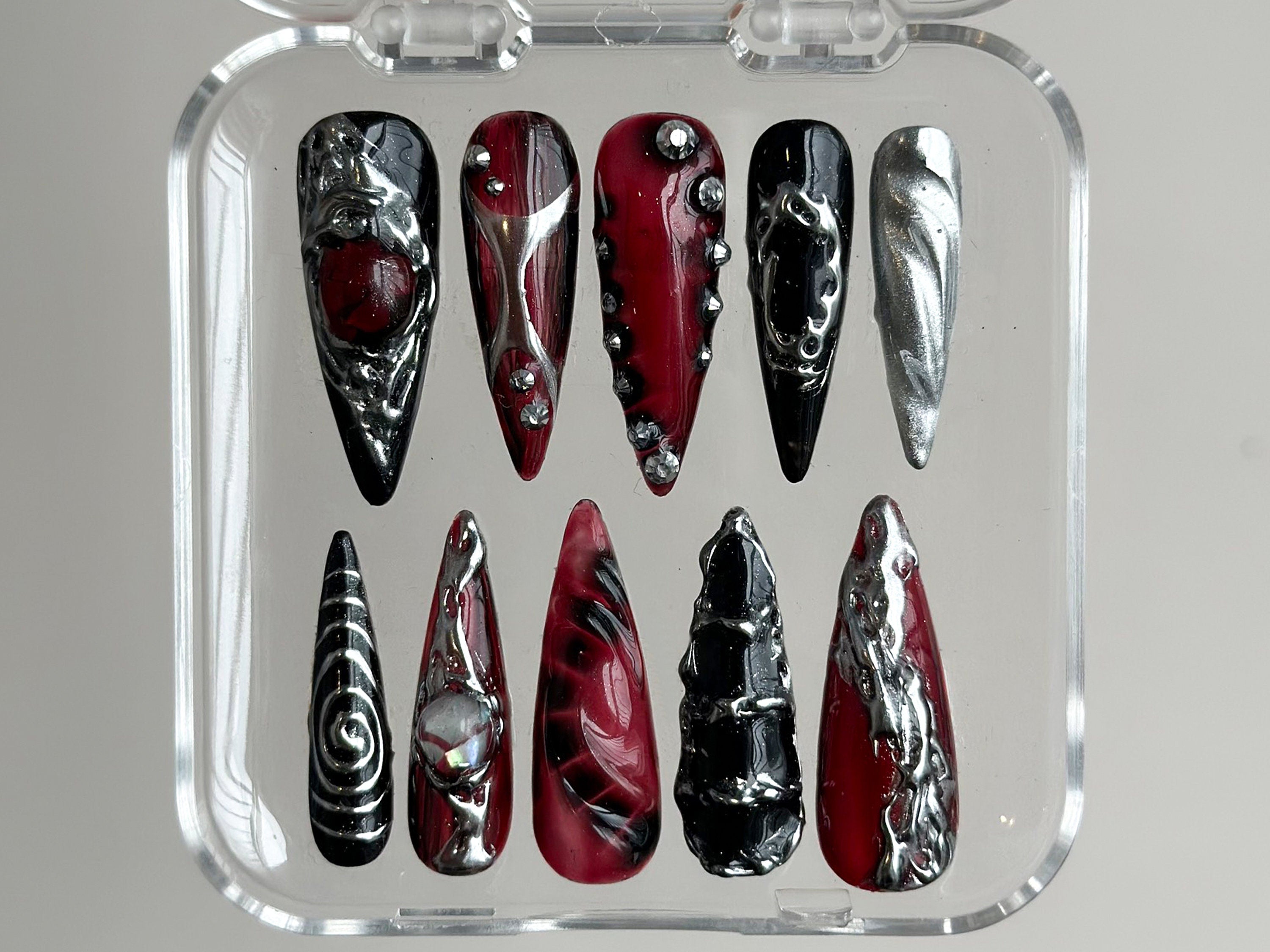 Silver Crystal Chrome Stiletto Nails | OC88T